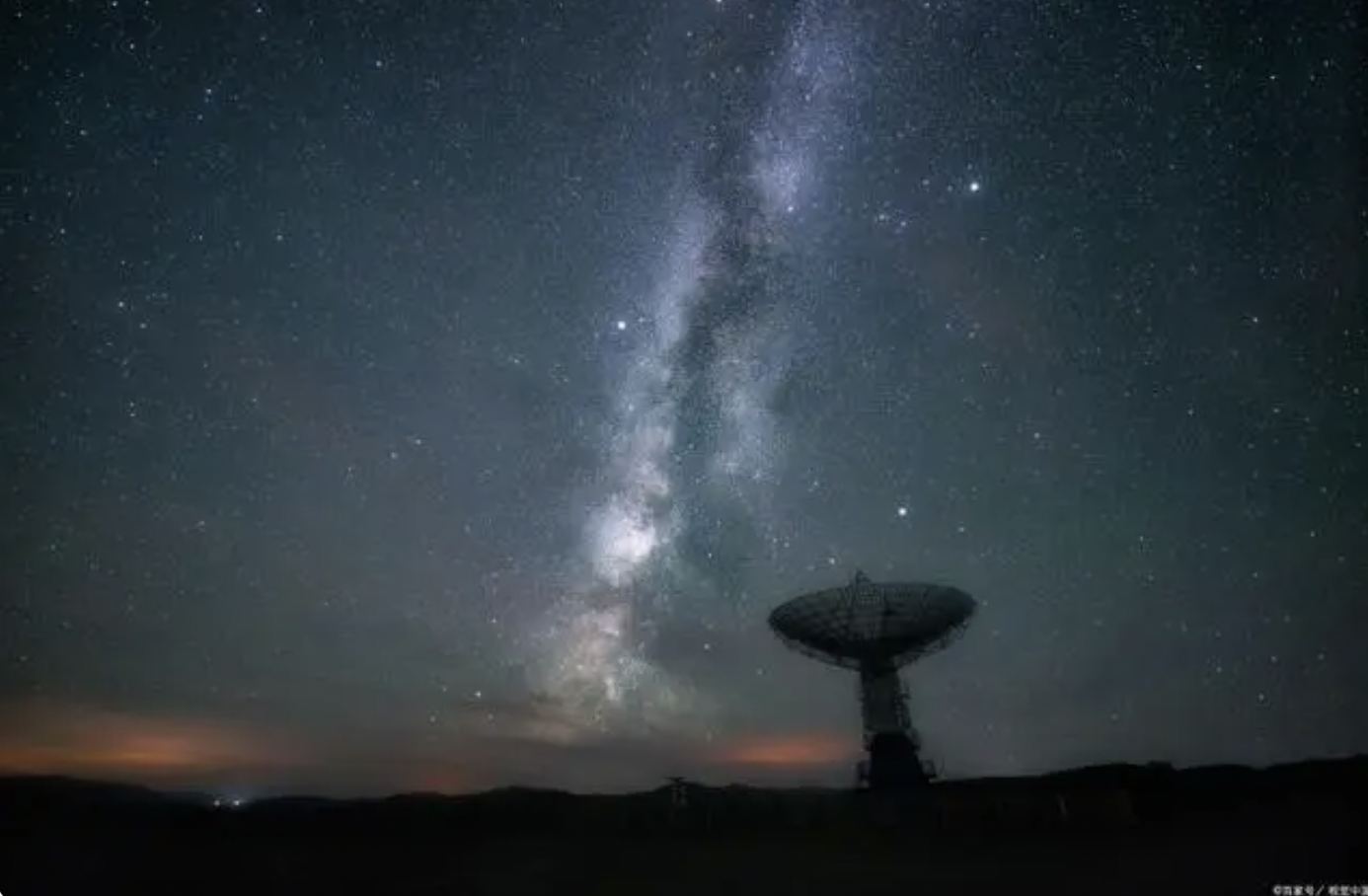 T/R 組件：相控陣?yán)走_(dá)核心部件，軍民兩用發(fā)展空間巨大